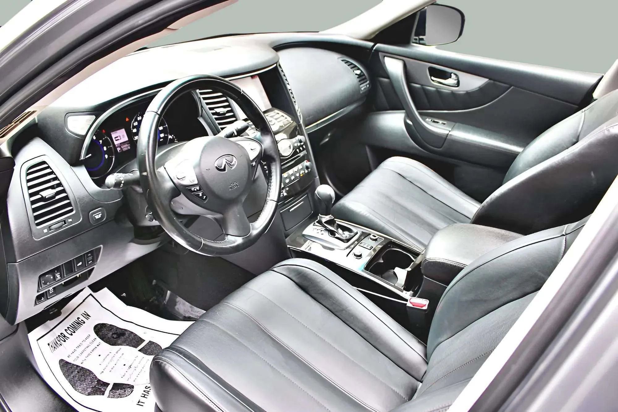 Used 2017 INFINITI QX70 3.7 w/ Premium Package image 9