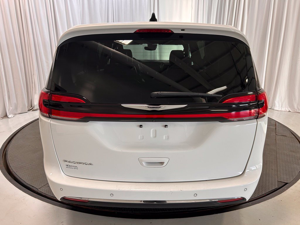 Used 2025 Chrysler Pacifica Select FWD image 29
