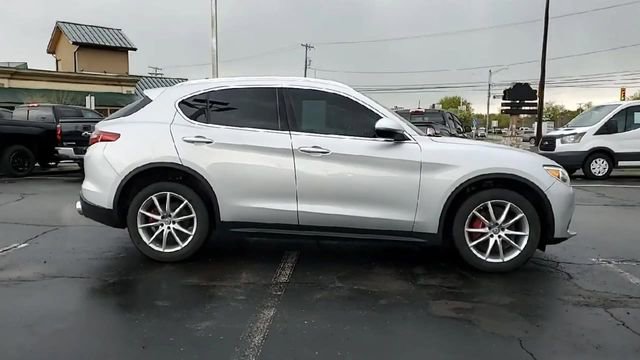 Used 2018 Alfa Romeo Stelvio Ti AWD/4WD image 9