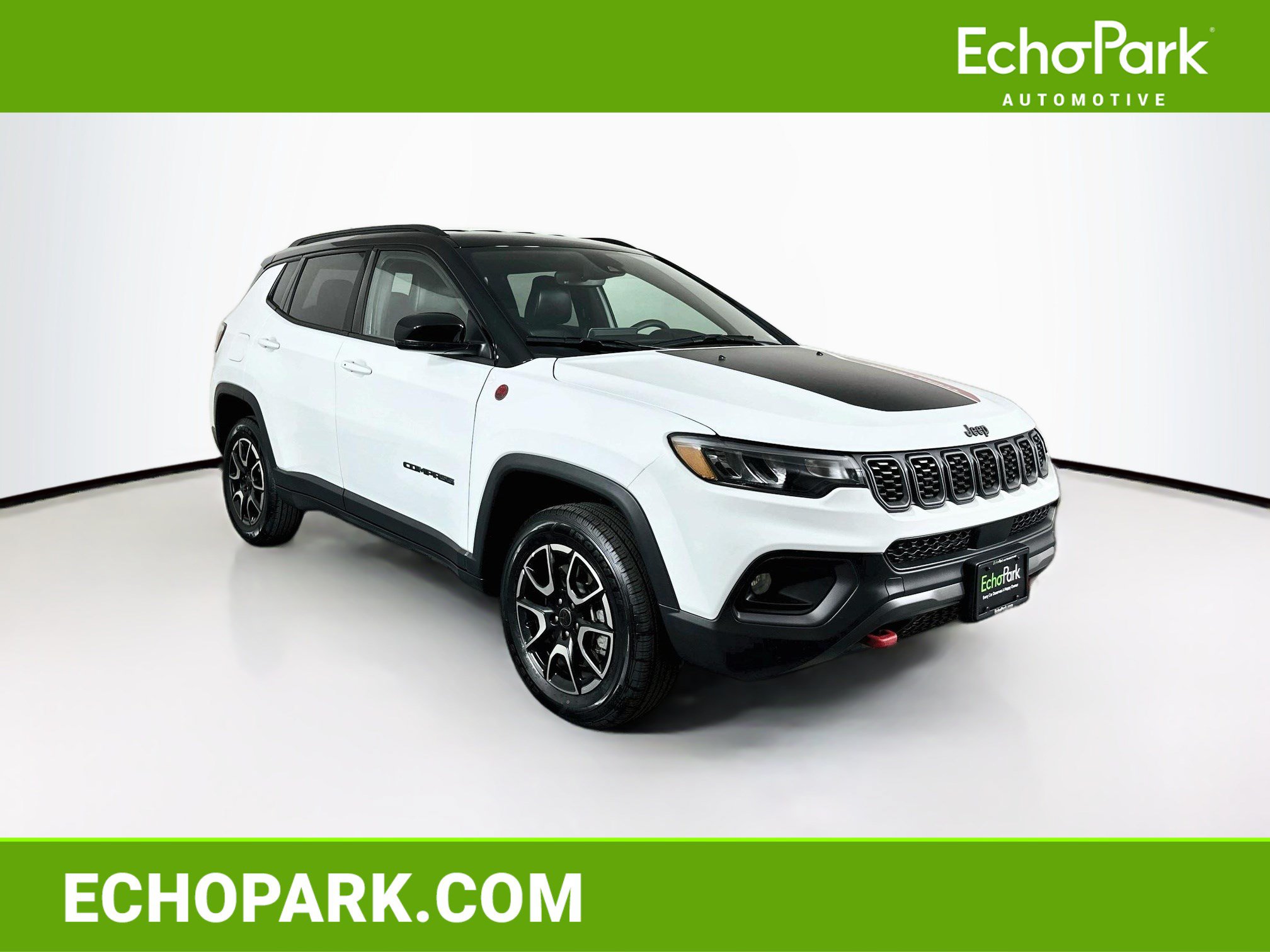 Used 2025 Jeep Compass Trailhawk AWD/4WD image 1