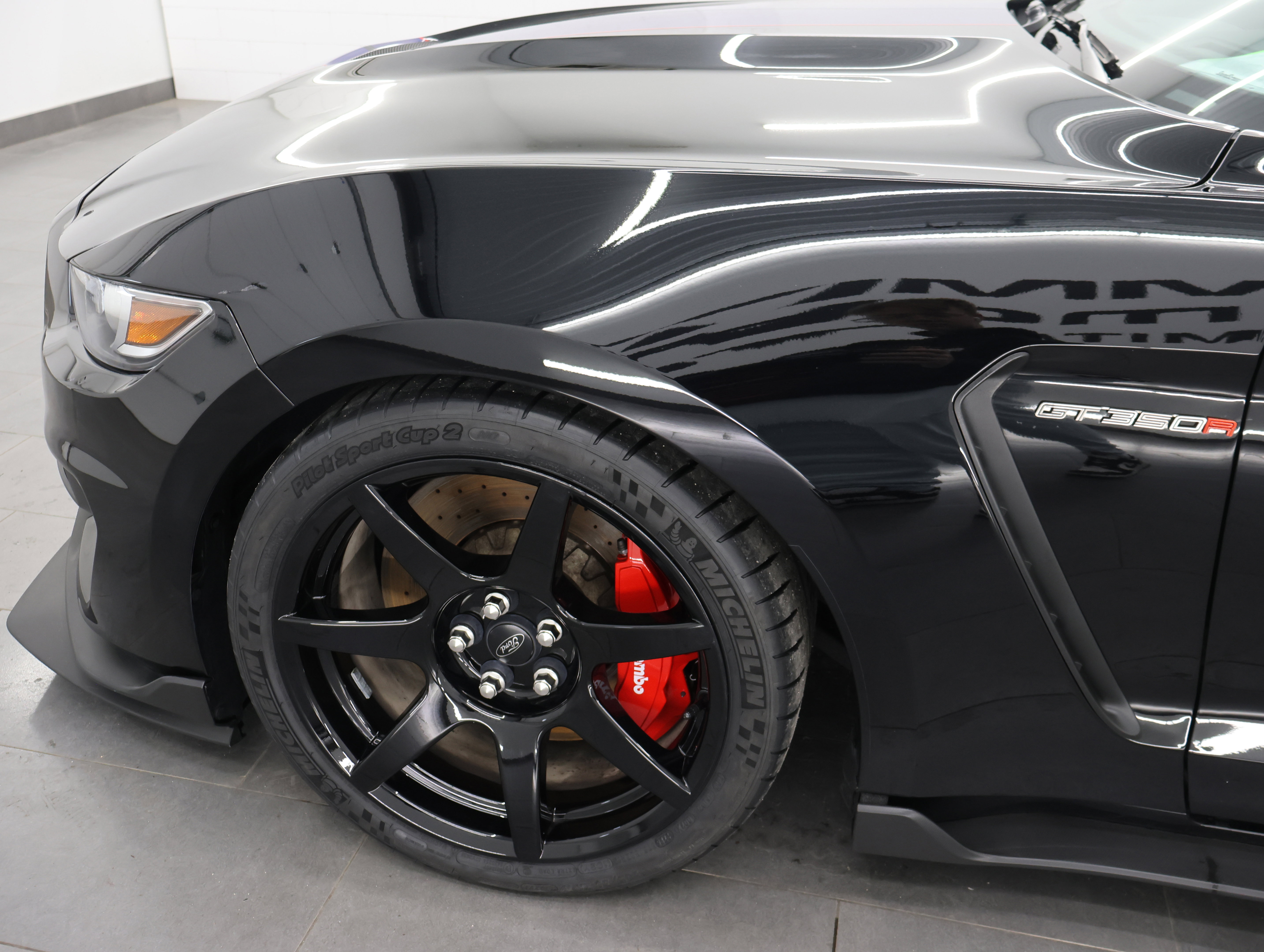 Used 2016 Ford Mustang Shelby GT350R w/ GT350R Equipment Group 920A image 40