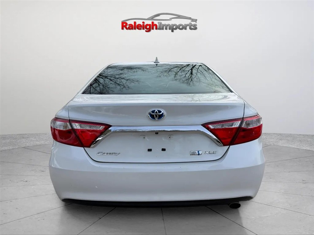 Used 2016 Toyota Camry XLE w/ Moonroof Package FWD image 8