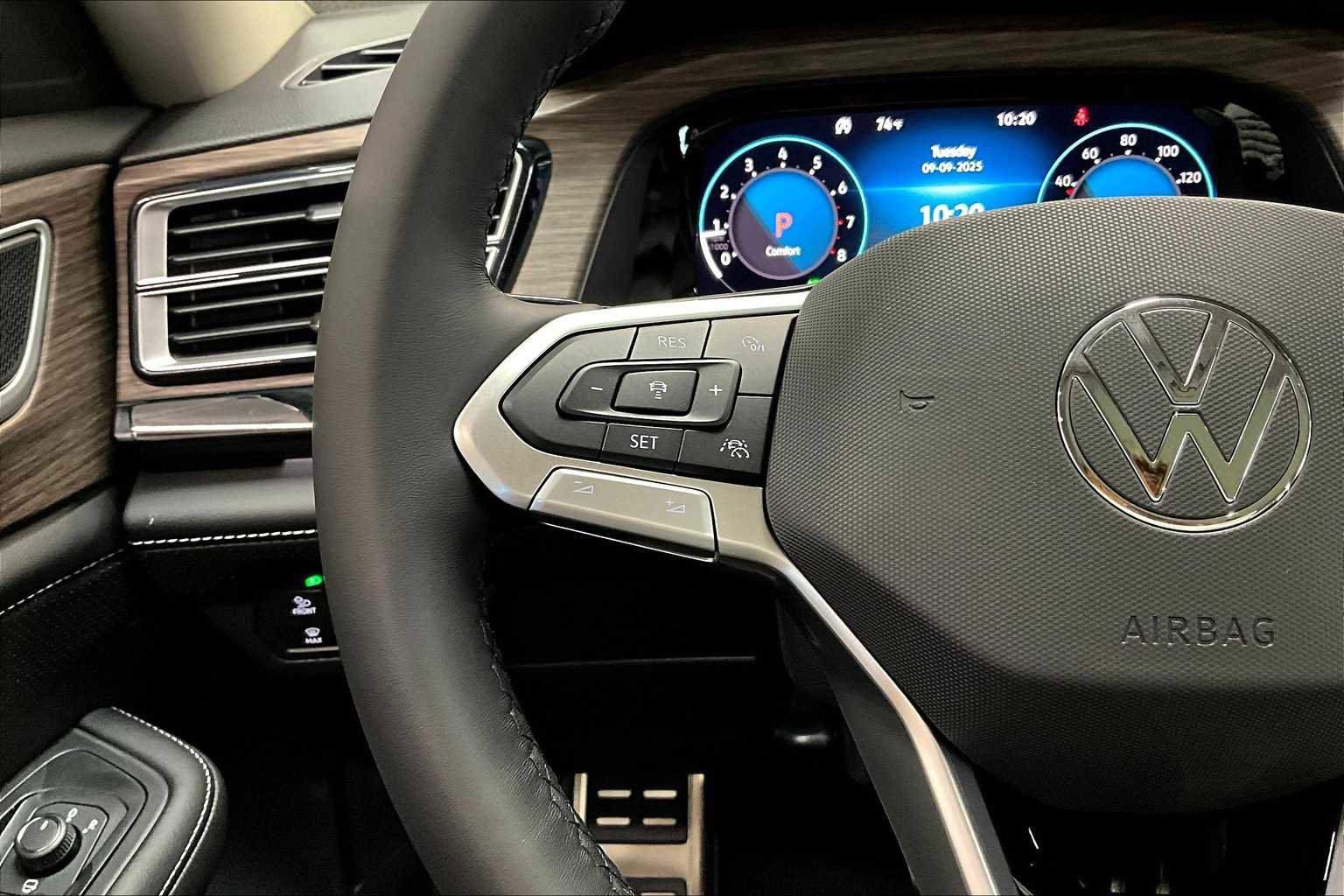 New 2026 Volkswagen Atlas SEL Premium R-Line image 17