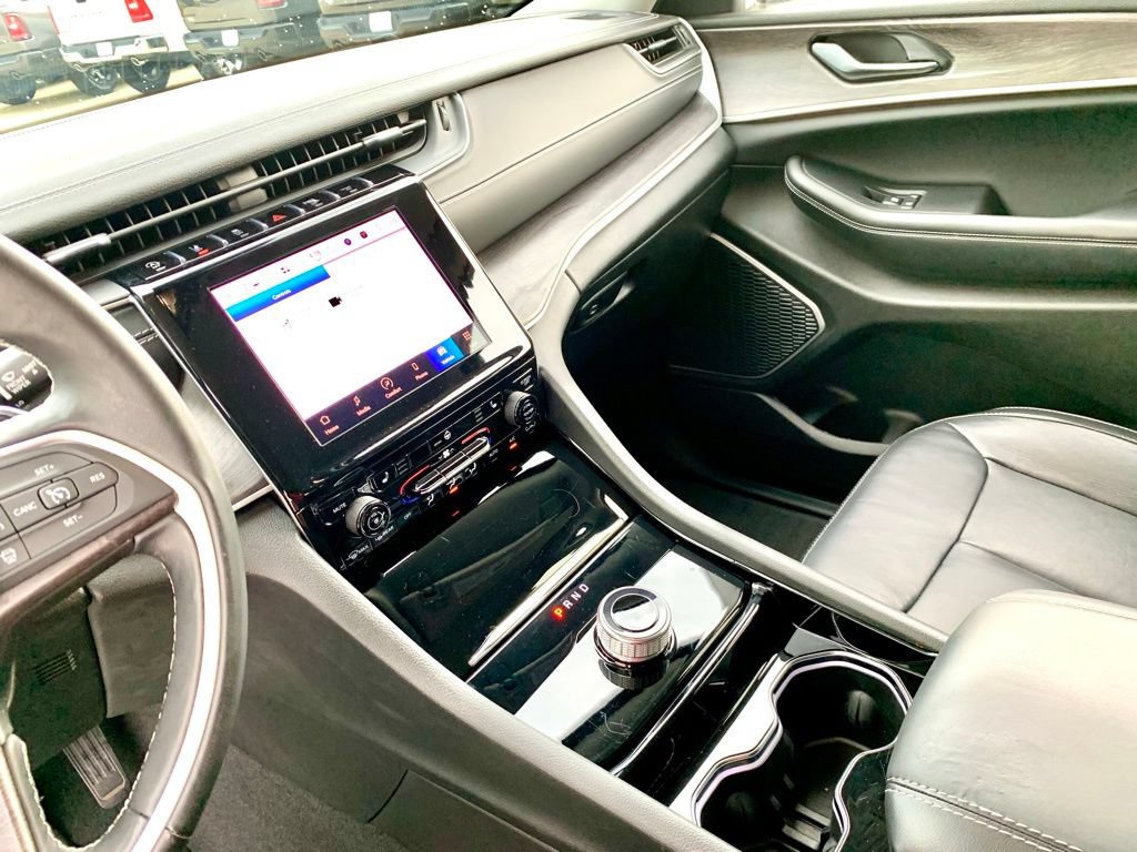 Used 2022 Jeep Grand Cherokee L Limited RWD image 21
