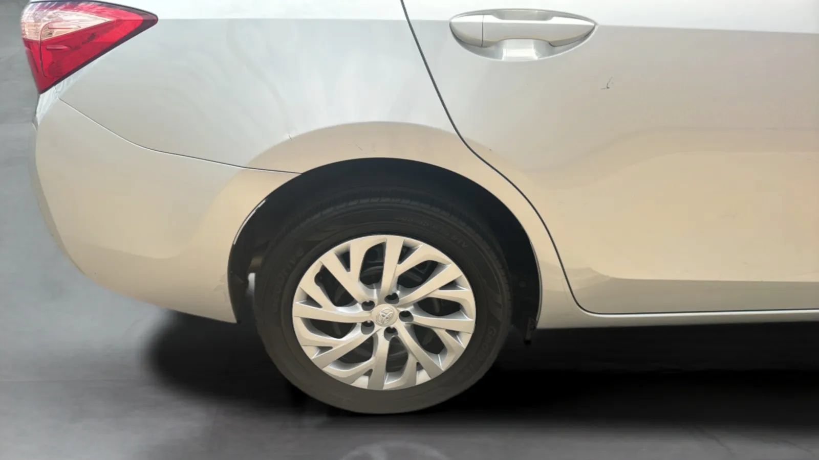 Used 2019 Toyota Corolla LE FWD image 48