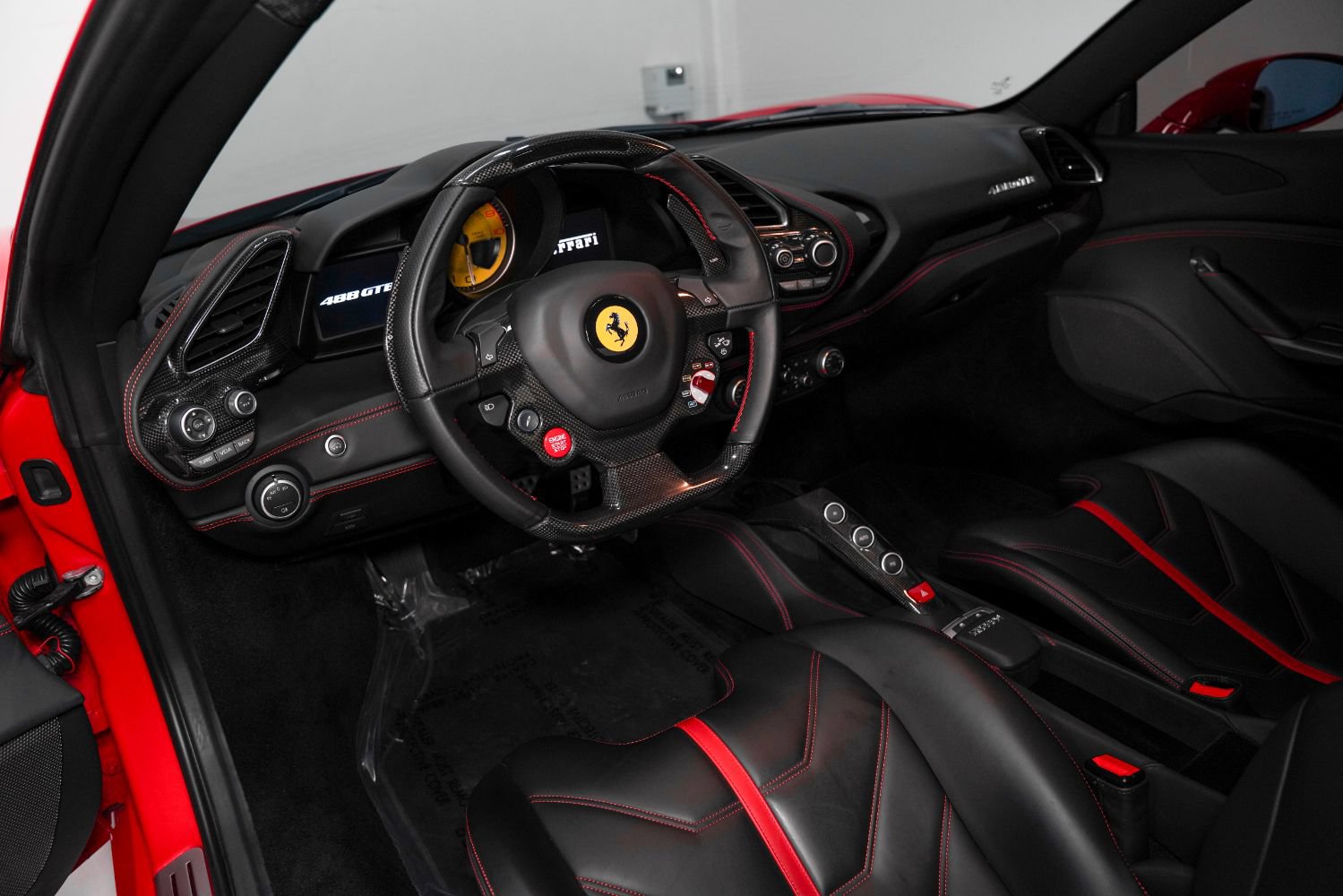 Used 2017 Ferrari 488 GTB RWD image 10