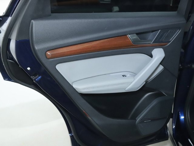 Used 2023 Audi Q5 2.0T Premium Plus w/ Premium Plus Package image 13