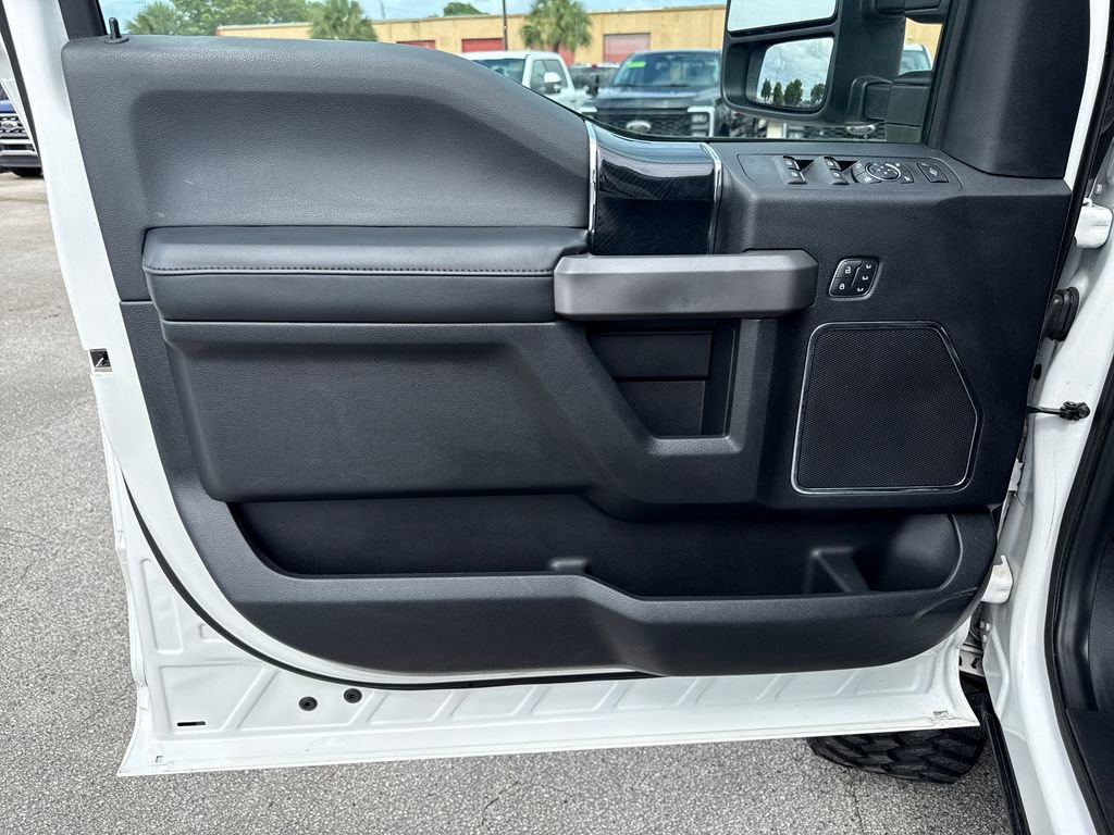 Used 2020 Ford F250 Platinum w/ FX4 Off-Road Package AWD/4WD image 12