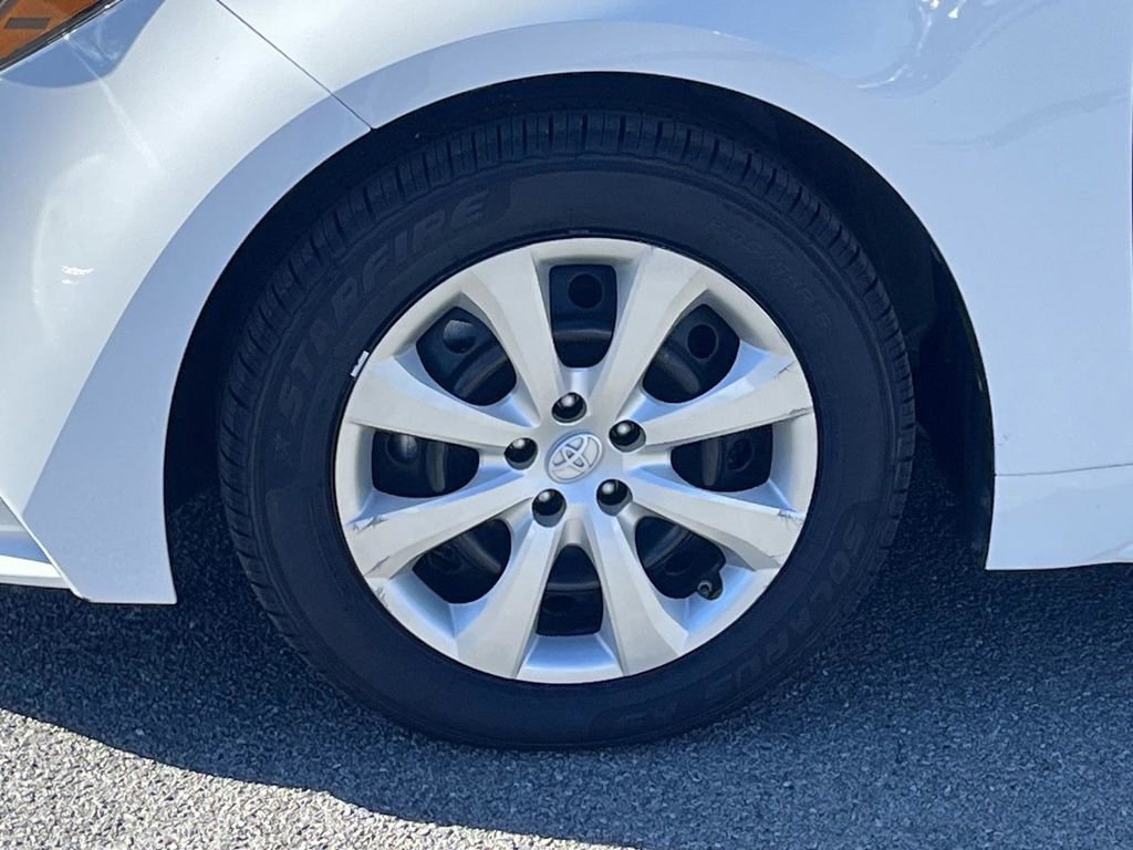 Used 2020 Toyota Corolla LE image 11