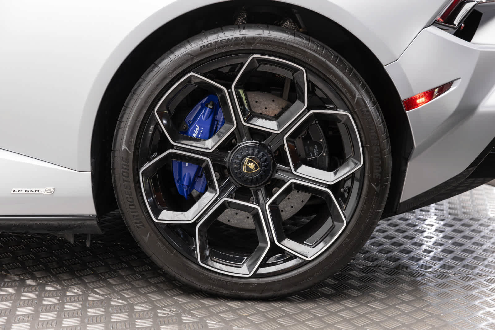 Used 2023 Lamborghini Huracan Tecnica RWD image 44