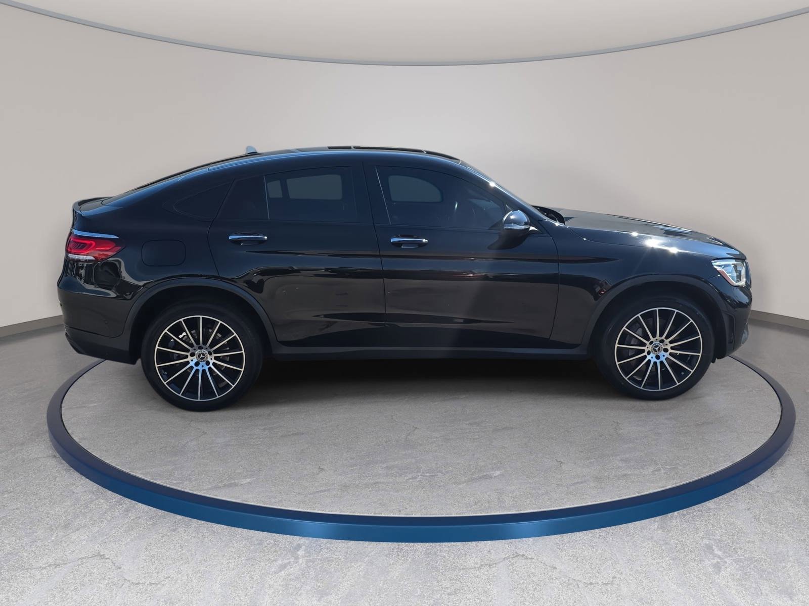 Used 2020 Mercedes-Benz GLC 300 4MATIC Coupe image 4