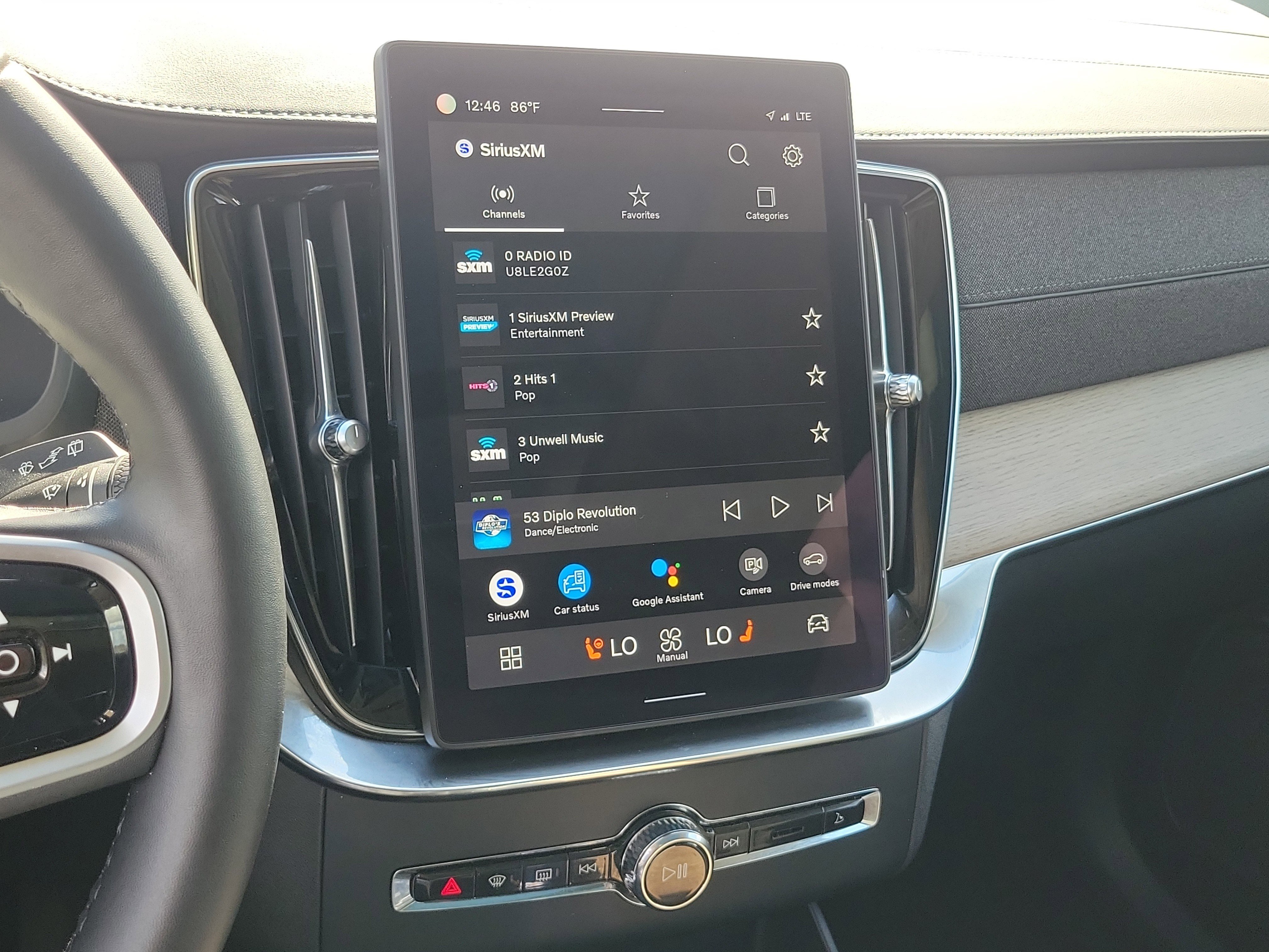 Used 2025 Volvo XC90 B6 Plus image 22