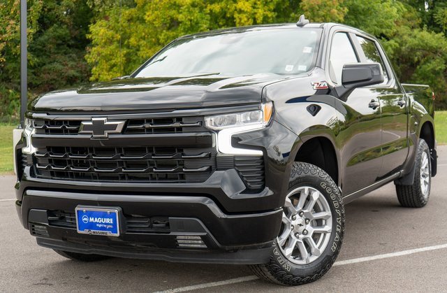 Used 2023 Chevrolet Silverado 1500 RST image 1