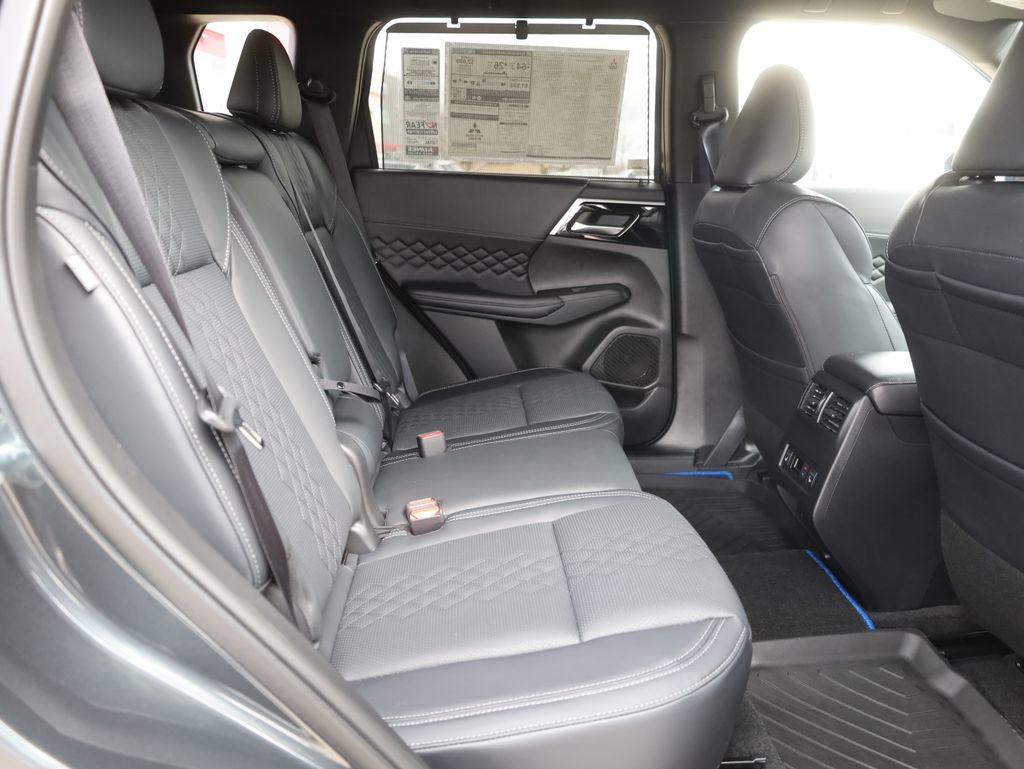 New 2025 Mitsubishi Outlander SEL Black Edition image 19