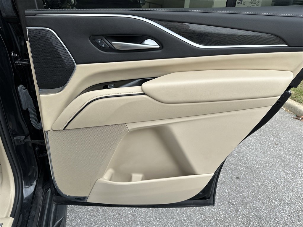 Used 2024 Cadillac Escalade Premium Luxury image 31