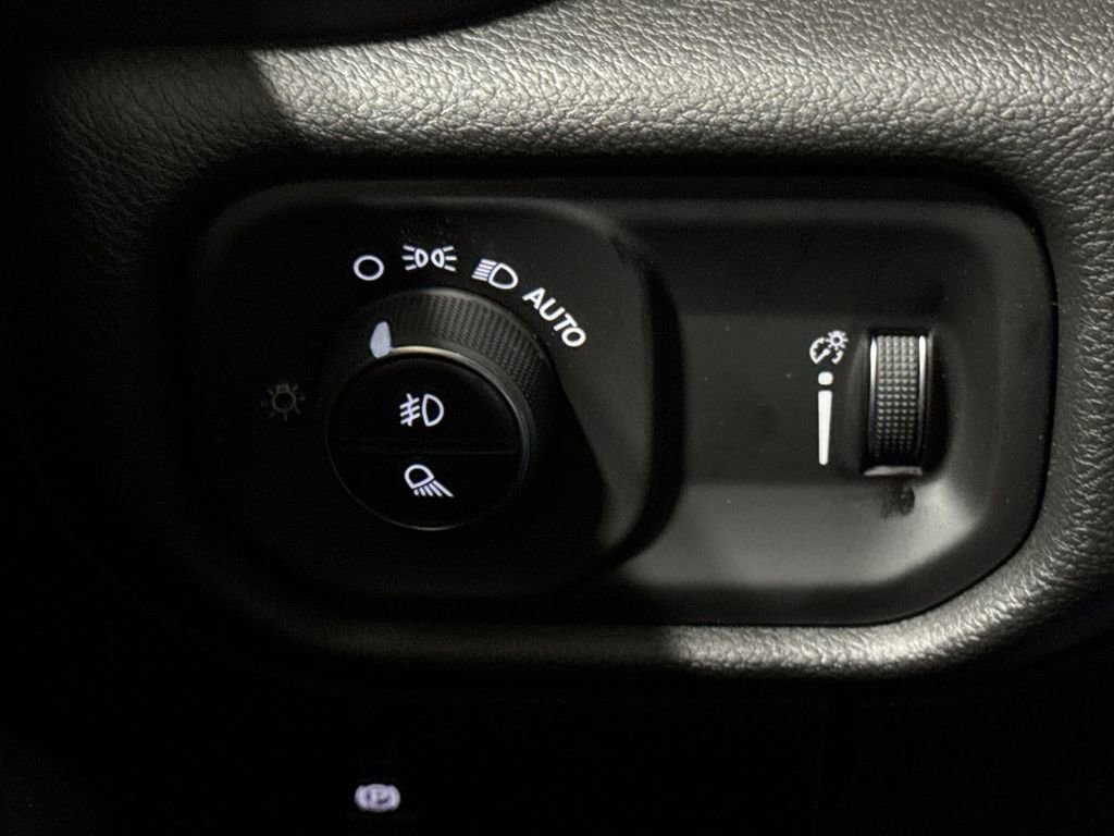 New 2026 RAM 1500 Express image 18