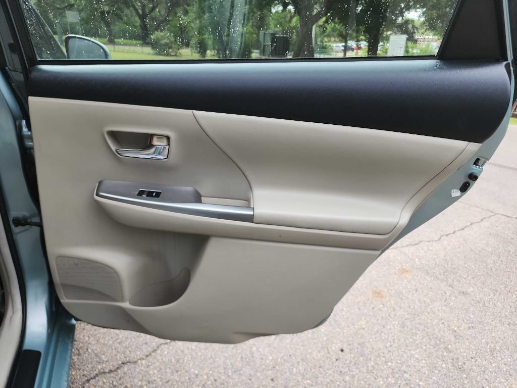 Used 2015 Toyota Prius V Four FWD image 27