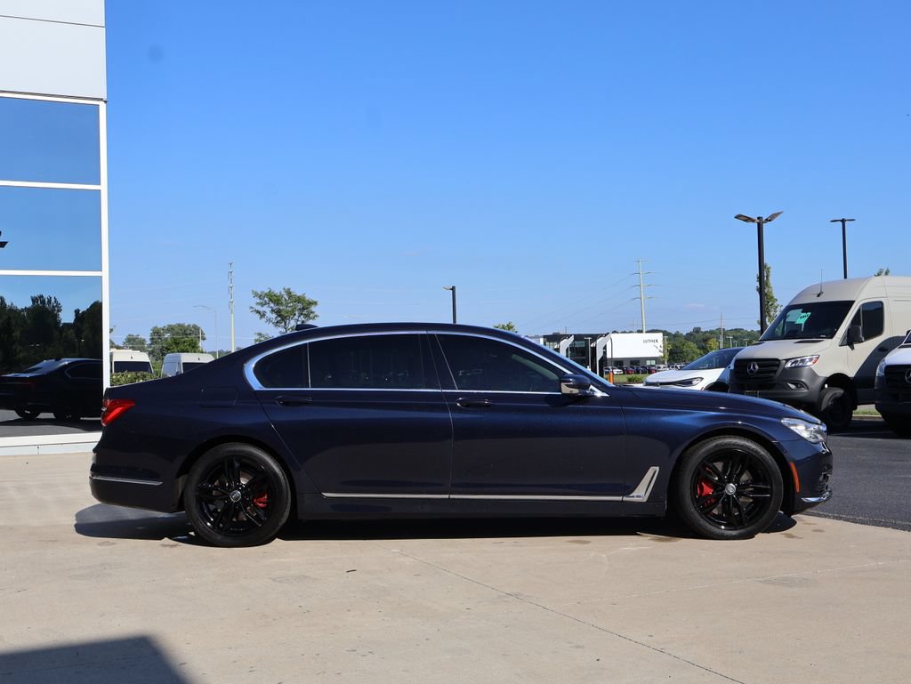 Used 2016 BMW 750i xDrive AWD/4WD image 4