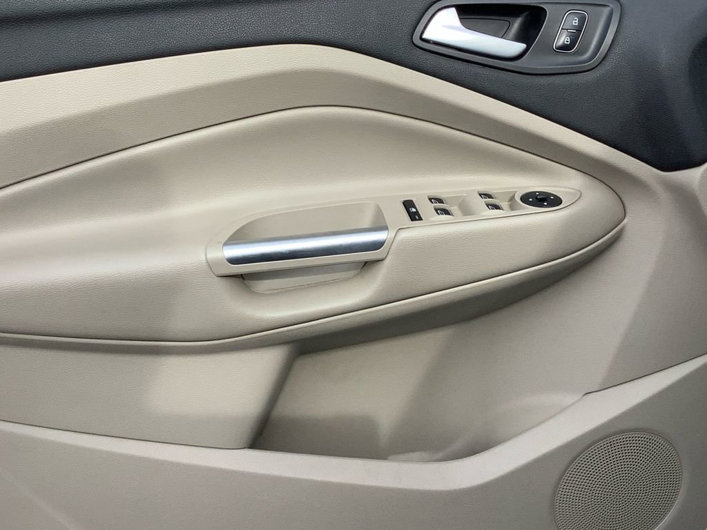 Used 2019 Ford Escape SEL image 12