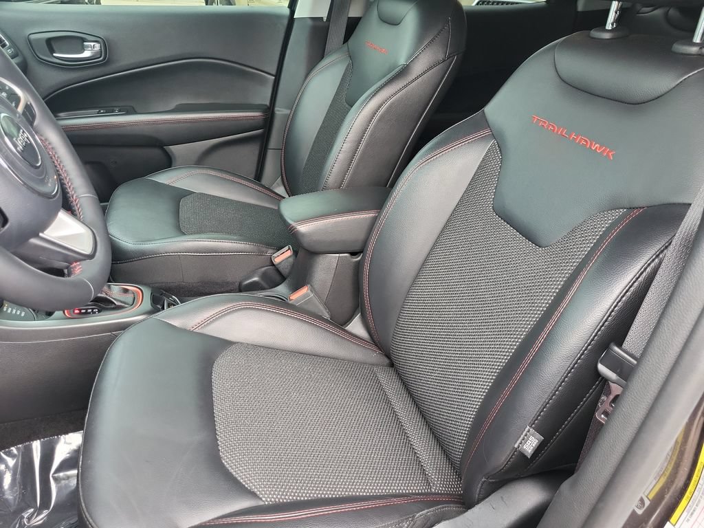 Used 2019 Jeep Compass Trailhawk w/ Cold Weather Group AWD/4WD image 13