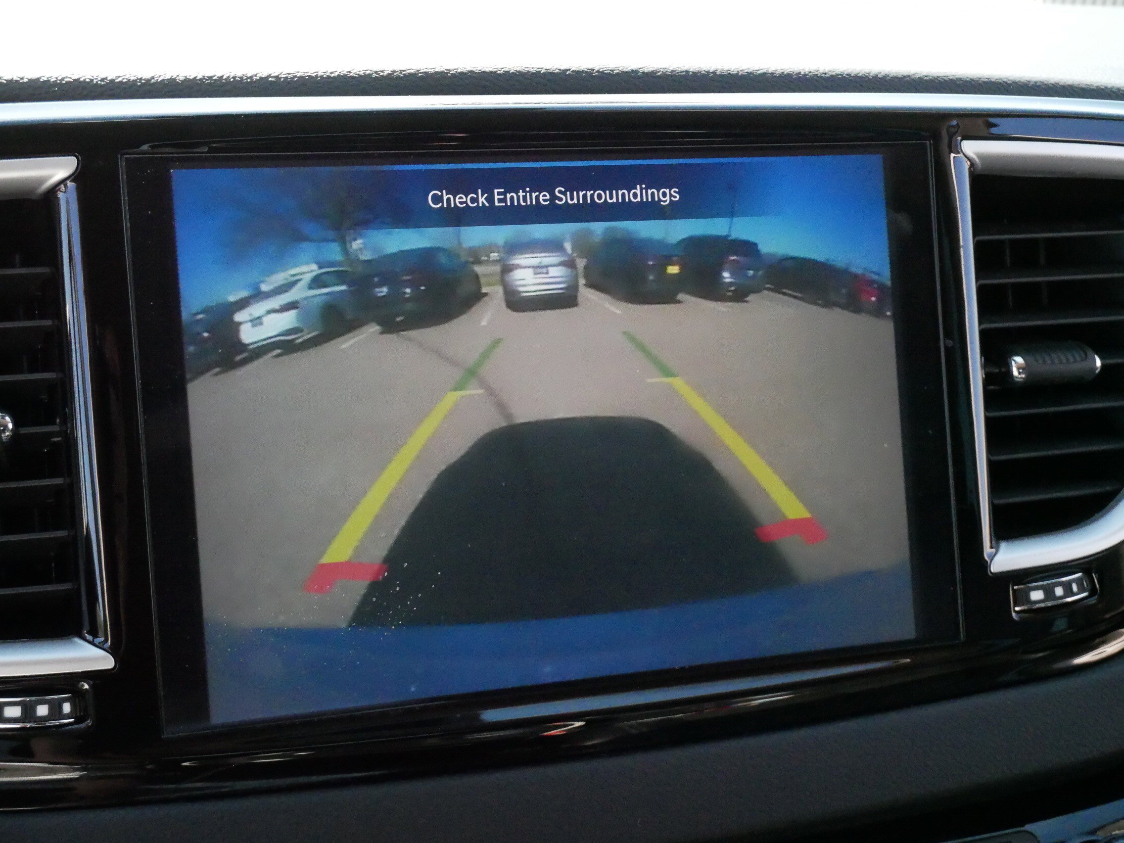 Used 2023 Chrysler Pacifica Touring-L FWD image 28