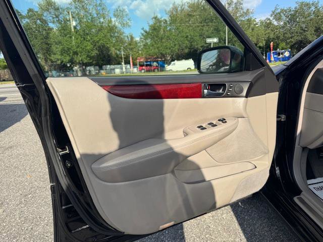 Used 2003 Lexus ES 330 image 9
