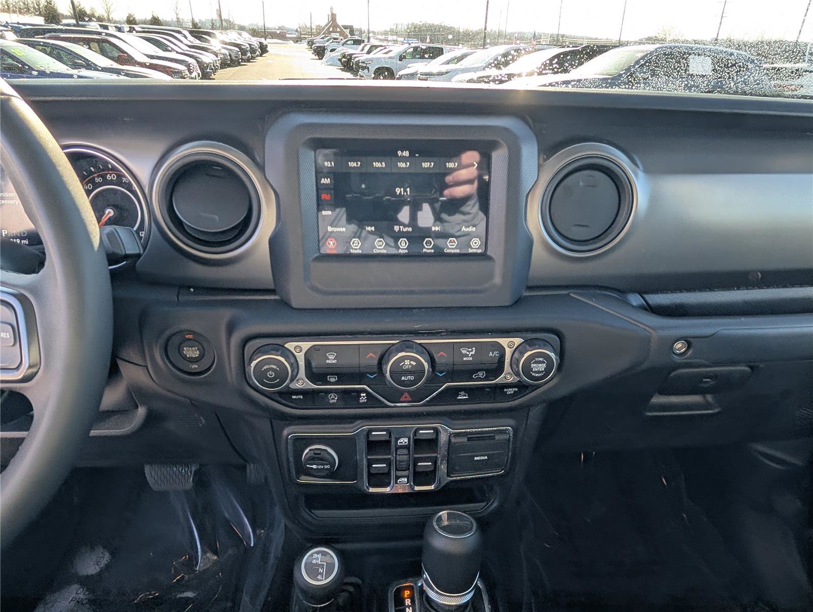 Used 2023 Jeep Gladiator Sport image 16