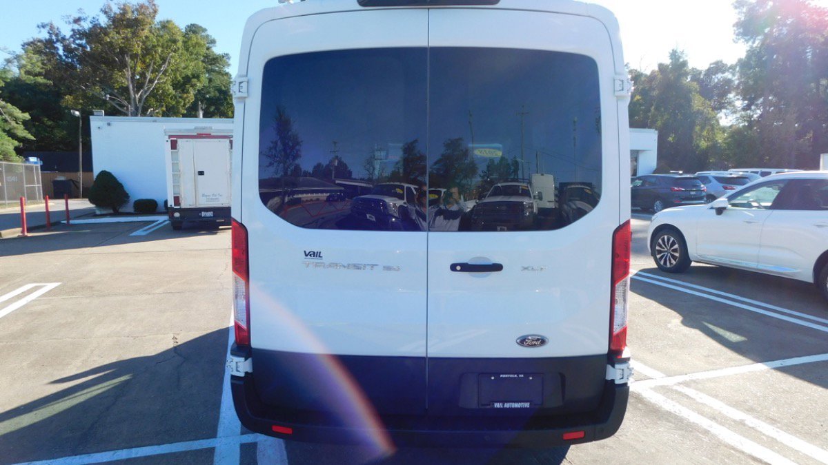 Used 2018 Ford Transit 150 XLT RWD image 3