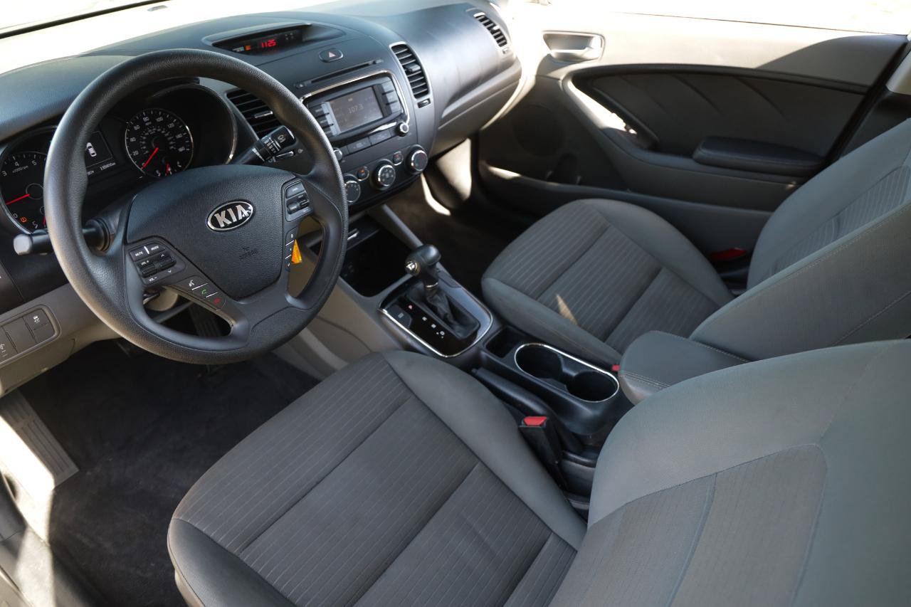 Used 2017 Kia Forte LX w/ LX Popular Package FWD image 4
