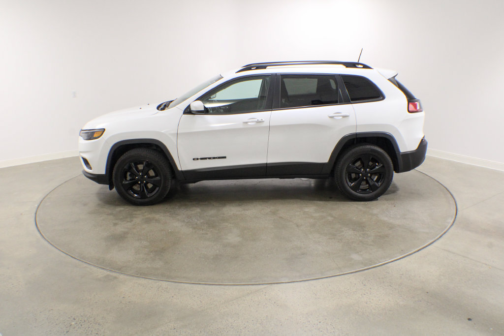 Used 2020 Jeep Cherokee Latitude Plus AWD/4WD image 2