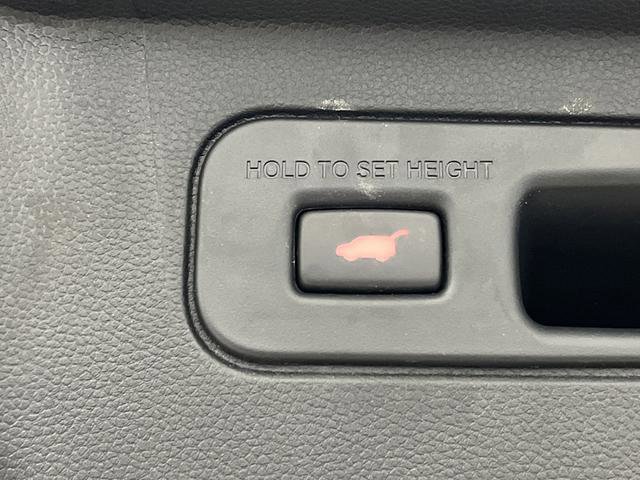 Used 2024 Honda Pilot Touring image 16