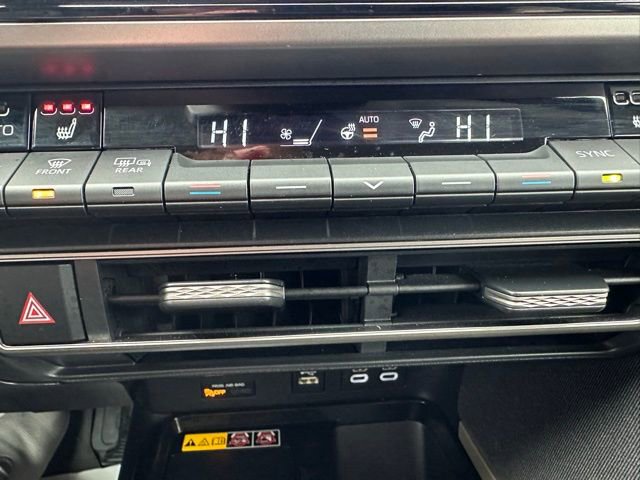 Used 2025 Toyota Camry LE w/ Convenience Package AWD/4WD image 31