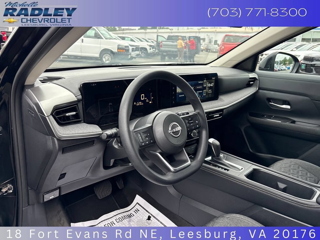 Used 2025 Nissan Kicks SV AWD/4WD image 4