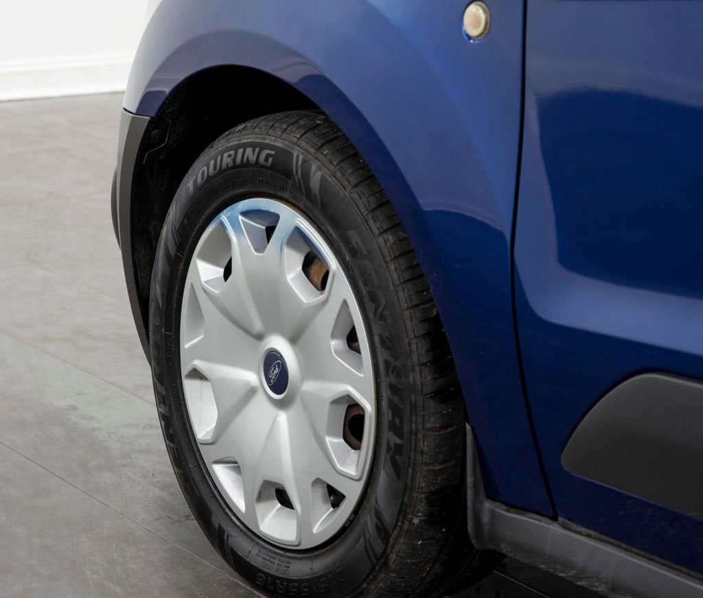 Used 2017 Ford Transit Connect XL image 5