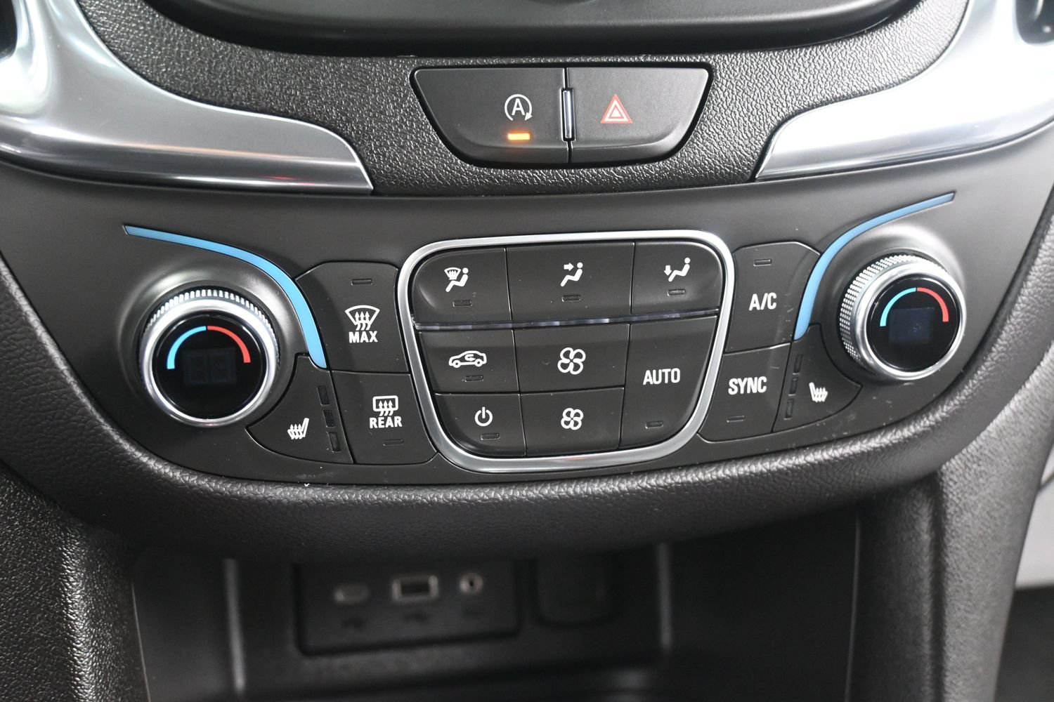 Used 2024 Chevrolet Equinox LT AWD/4WD image 30
