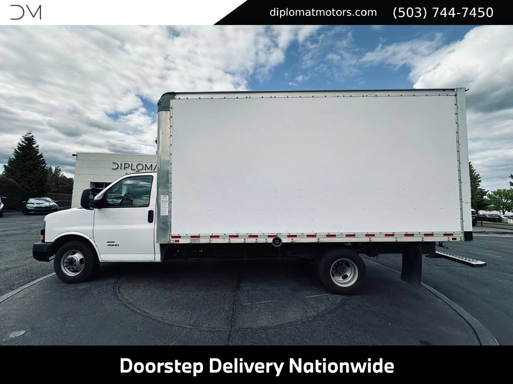 Used 2021 Chevrolet Express 4500 Extended w/ Power Convenience Package RWD image 4