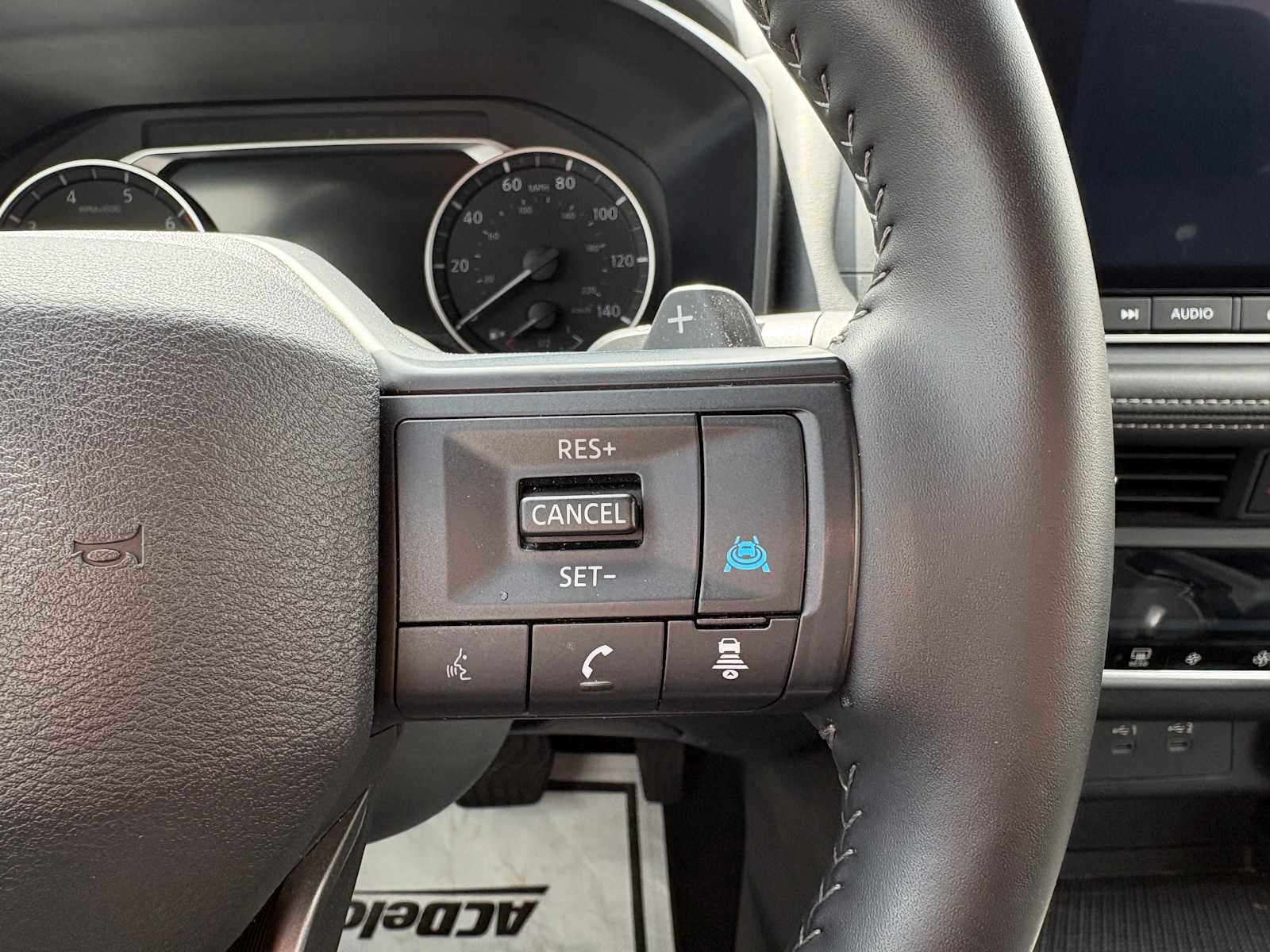 Used 2025 Nissan Rogue SV AWD/4WD image 16