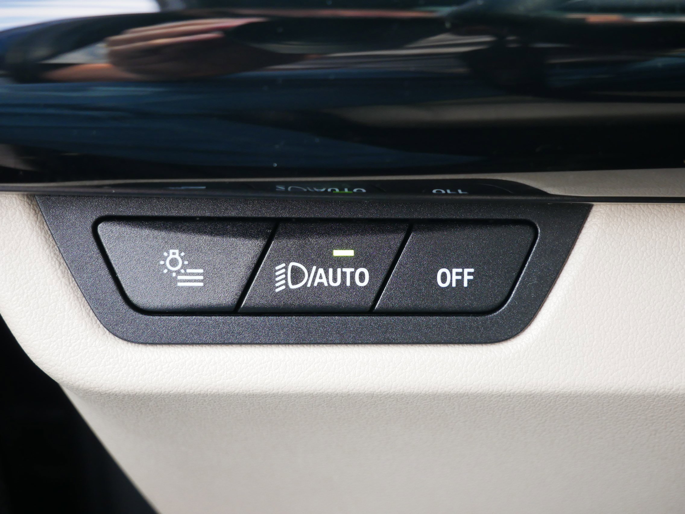 Certified 2023 BMW X1 xDrive28i w/ Convenience Package image 18