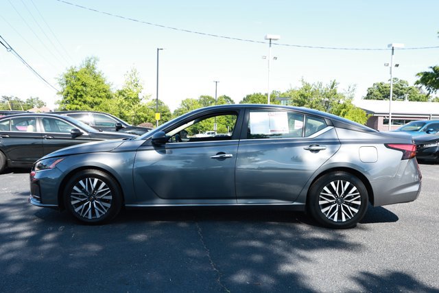 Used 2024 Nissan Altima 2.5 SV FWD image 9