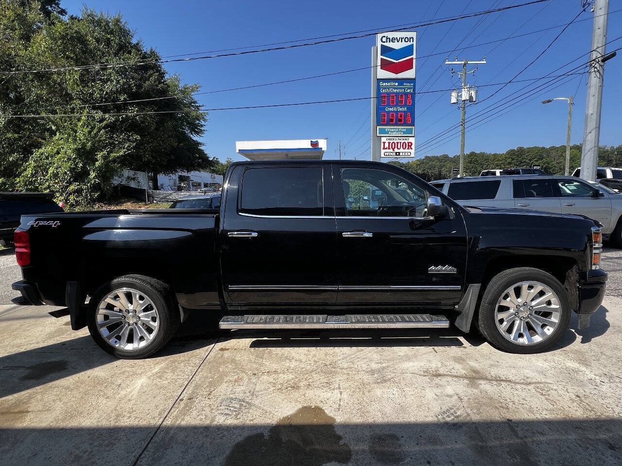 Used 2015 Chevrolet Silverado 1500 High Country w/ High Country Premium Package AWD/4WD image 7