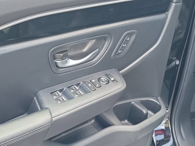 Certified 2025 Honda Pilot Touring image 18