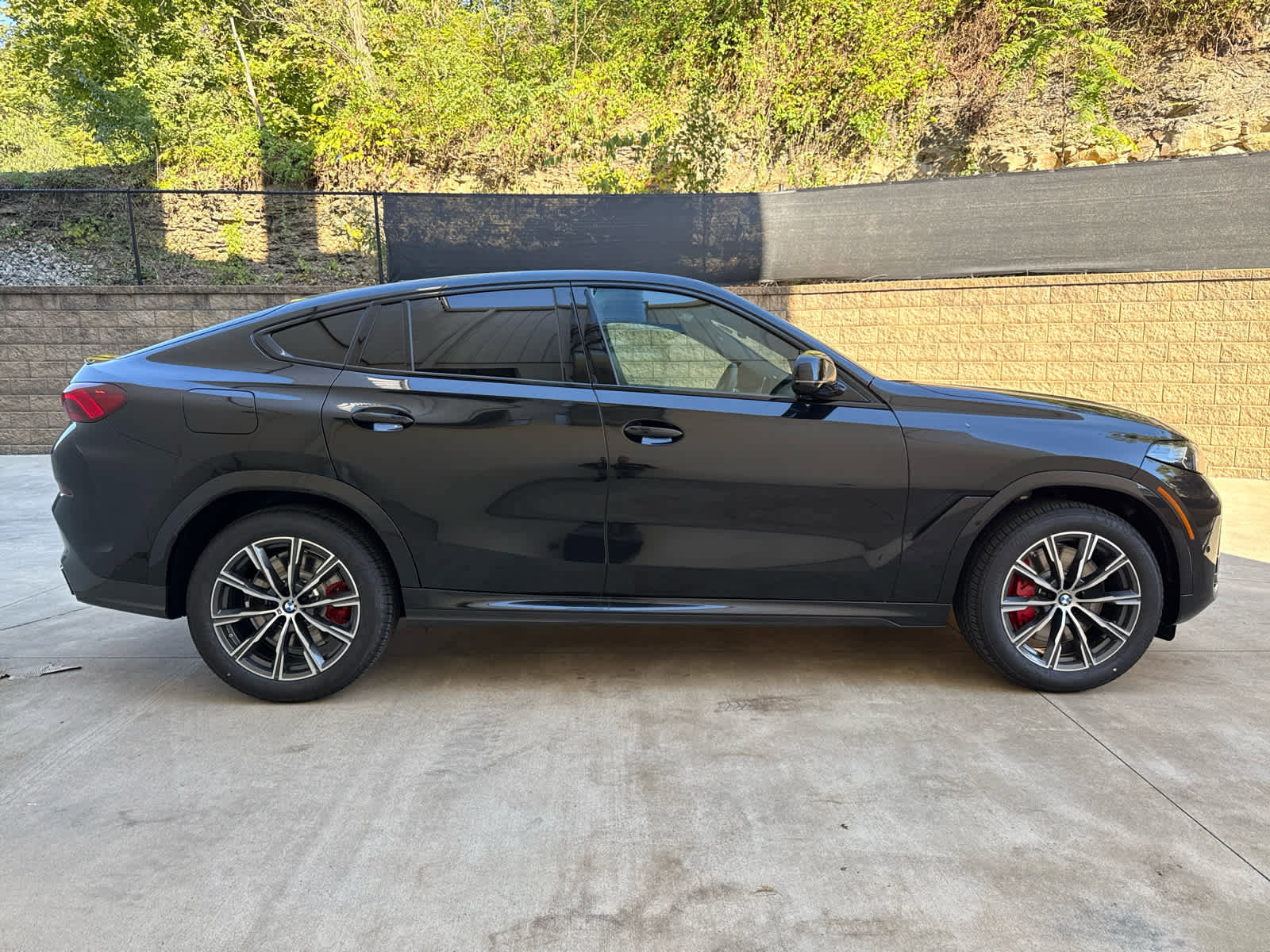 New 2026 BMW X6 M60i w/ Executive Package image 7