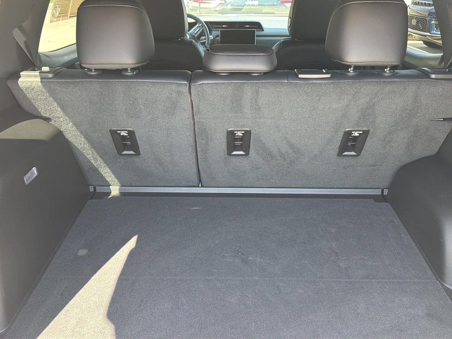 Used 2026 GMC Terrain AT4 w/ Technology Package II AWD/4WD image 27