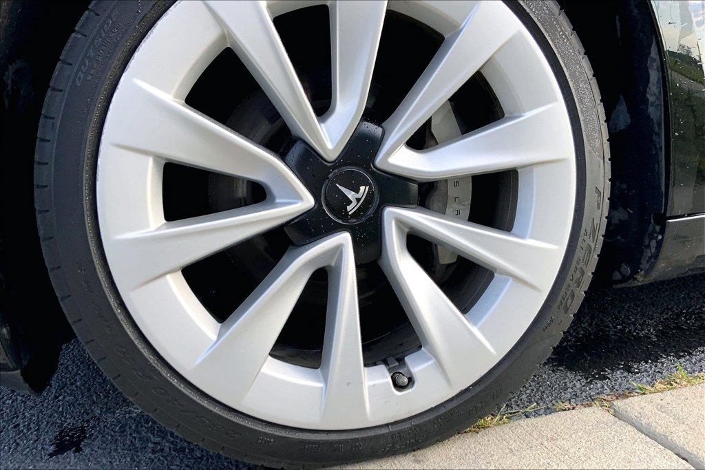 Used 2021 Tesla Model 3 Standard Range Plus RWD image 3