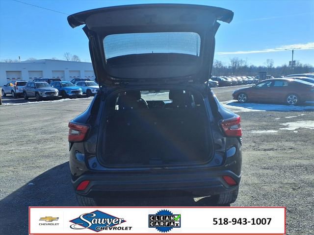 Used 2025 Chevrolet Trax RS image 9