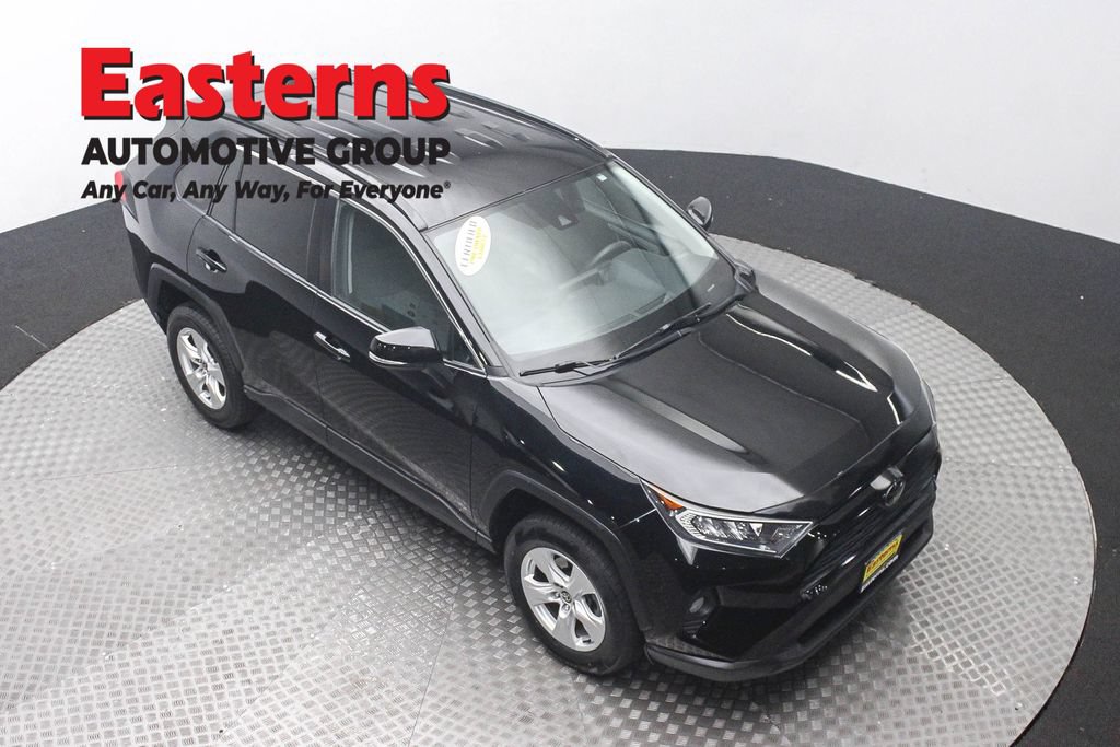 Used 2021 Toyota RAV4 XLE AWD/4WD image 3