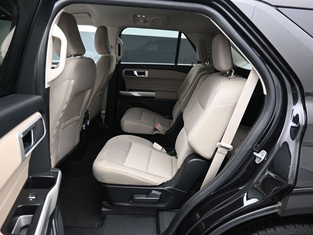 Used 2022 Ford Explorer XLT image 19