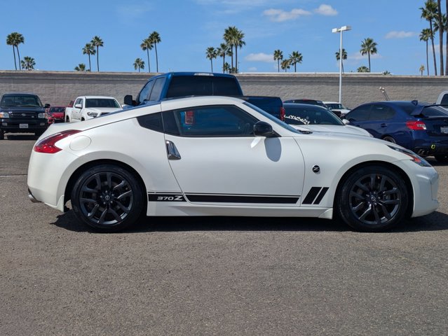 Used 2019 Nissan 370Z Coupe w/ Z34 Heritage Edition - White RWD image 4