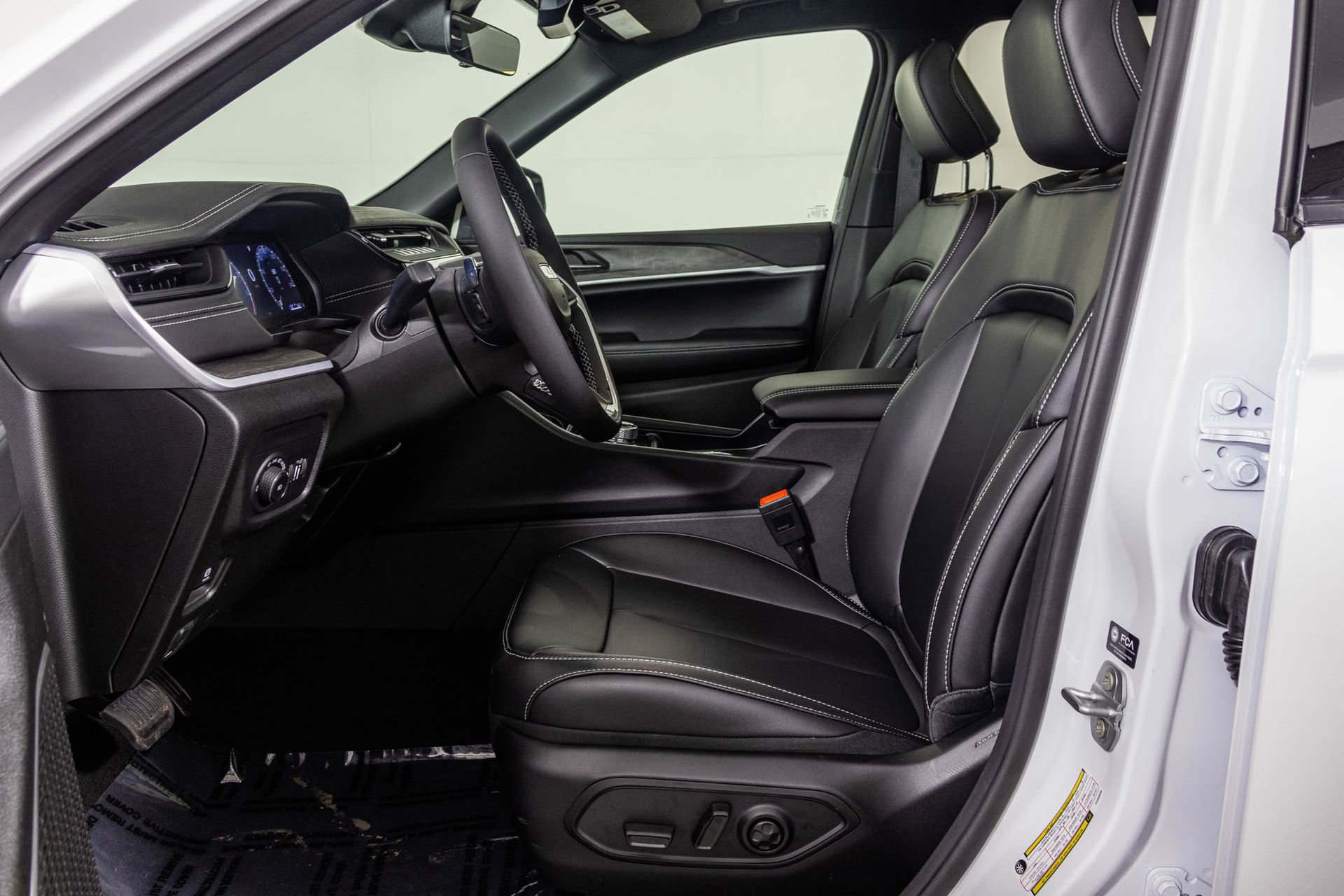 New 2026 Jeep Grand Cherokee Limited image 23