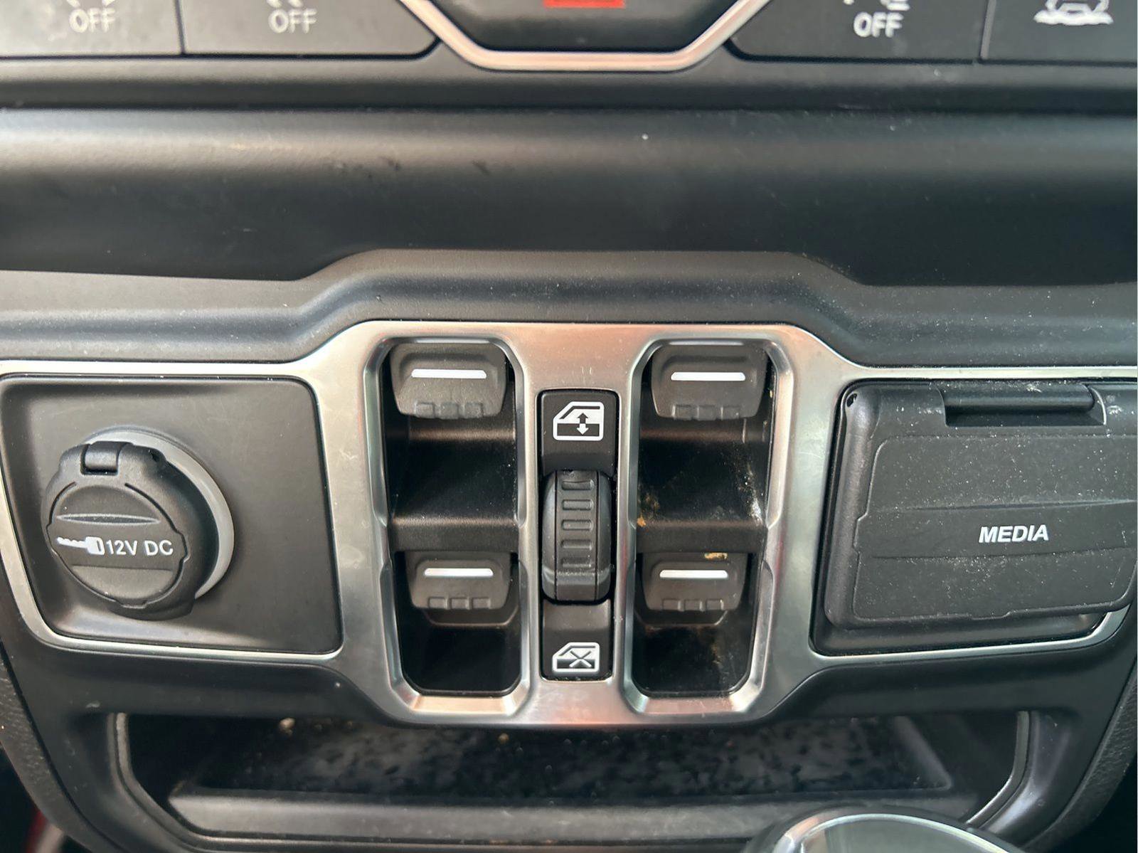 Certified 2022 Jeep Wrangler Unlimited Sahara image 33